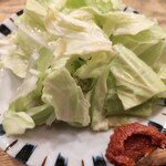 鳥座 - お通しのキャベツ