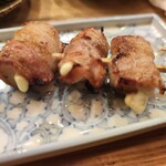 鳥座 - いぶりがっこチーズ串