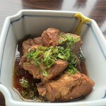そばの実 - 角煮が　柔らかくて　味が濃くてうまかった。