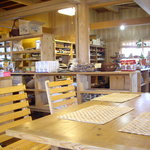 わらほんど - 販売スペースを望む