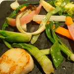 ラール・エ・ラ・マニエール - (2010/03)色とりどりの野菜　ホタテのロースト　チーズのリゾット。