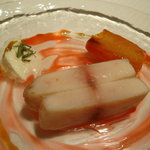 ラール・エ・ラ・マニエール - (2010/03)メカジキのミキュイ　キイチゴのソース。