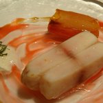 ラール・エ・ラ・マニエール - (2010/03)メカジキのミキュイ　キイチゴのソース。