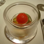 ラール・エ・ラ・マニエール - (2010/03)皮むきトマト香草の香り　チーズのシャーベットとルッコラ。