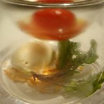 ラール・エ・ラ・マニエール - (2010/03)皮むきトマト香草の香り　チーズのシャーベットとルッコラ。