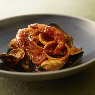 MAIN DINING by THE HOUSE OF PACIFIC_2