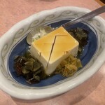 夜来香 新宿店 - 美しいピータン豆腐　自分で好きに混ぜられるよさ