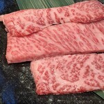 一升びん - 見事な霜降り肉