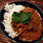 カントニクス - 羊カレー。スパイシーで旨し