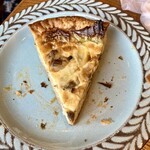 パイ ホリック - アサリと春キャベツのキッシュ　アサリの塩味と春キャベツの組み合わせが美味しいキッシュです♪