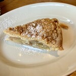 パイ ホリック - 名物ダッチアップルパイ　サクサクで中のリンゴのコンポートもみずみずしいアップルパイでした。