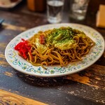 いせや - 公園店最強メニューである焼きそば420円です。総本店には焼きそばは無くて、北口ではペペロンチーノ的な塩焼きそばしか無くて、ソース焼きそば食べれるのは公園店だけなのです。しかも美味い！