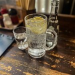 いせや - 焼酎250円とタンサン200円です。