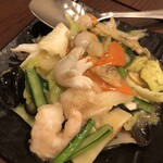 中華 真真好 - 海鮮塩炒め、ネギ油効いてる♪アサリの味が良き〜野菜シャキッ。