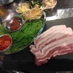 韓国焼肉花月 - サムギョプサル