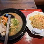らーめん ぎょうざ 古潭 - 料理写真: