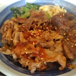 焼きたてのかるび - 右がハラミ