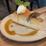 cafe&gin mono - 浓稠布丁（500日元）