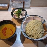 麺屋 さん田 - カレーつけ麺特盛、鶏チャーシュー丼