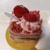シャンドワゾー - フランボワジェ864円（酸味のあるラズベリーのバタークリームとアーモンドの生地を重ね、キルシュを効かせました。）