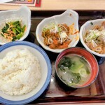 山田うどん - 料理写真:パンチ食べ比べ定食