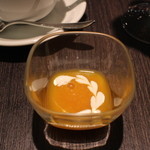 カフェ コムサ - お好みでかけるマンゴーソース」