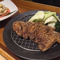 おもてなしとりよし 西新宿店 - 手羽先　中辛！！