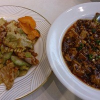 新橋亭 - 麻婆豆腐と豚に炒め物