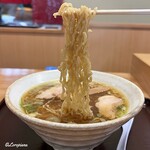 中華そば 弥太郎 - 麺はちりちりの細麺