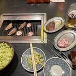 焼肉ホルモン酒場 まる助 - 