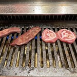 焼肉ホルモン酒場 まる助 - 