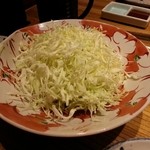 焼肉居酒家 韓の台所 - キャベツ二人前、かなり食べご耐えあり