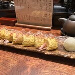 味処 季布や - かつお節香る出し巻き玉子