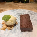 BISTRO AKIJI - テリーヌみたいなガトーショコラ