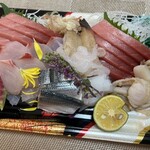 魚一 - 刺身盛り合わせ