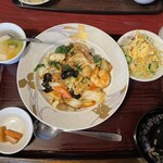習志野飯店 - 習志野飯店飯 毎回こればかり食べています。中華丼とは違いオイスターソースが効いた少し濃いめの味でご飯に良く合います