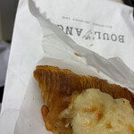 BOUL'ANGE - 食べ始めてから写真撮るのを忘れたことに気がつき、、、、すでに半分くらい食べてます。