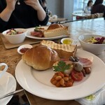 Farm to Me Bakery & Shop - 