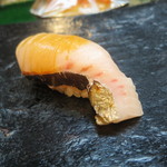 日本橋橘町　都寿司 - 鰆の藁焼き握り