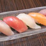 大名 つつじ庵 - おまかせにぎり五種盛