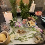 近江牛 すき焼き しゃぶしゃぶ 都 - 見た目にも美しい前菜8種