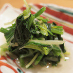 さく間 - 「青菜お浸し」：水菜、本三つ葉、ほうれん草を使用。水菜の食感、
      ほうれん草のコクのある蒼い旨み、
      本三つ葉のキリッと煌く香りが…
      やわらかな出汁の香りと僅かな塩味をまとって
      サクッと、ジワッと♪
      
