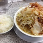 笑福 - ラーメン＜200ｇ＞（680円）＋ライス（100円）