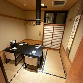 2F完全個室【渚：2～4名様】少人数完全個室は接待や会食にも最適です。
                                          