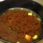 とんかつ力 - セットの赤だし味噌汁