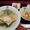 博多鶏ソバ 華味鳥 阪急梅田本店