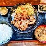 まんぷく食堂 - 料理写真:ブタカラ定食