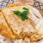 立呑み とんかつ まるや - ロースかつ丼、600円。