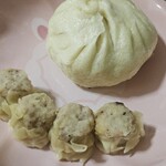 羅家 東京豚饅 イイトルミネ新宿店 - 