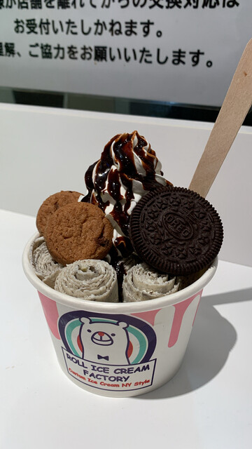 ROLL ICE CREAM FACTORY 渋谷・TOHOシネタワー店 （ロール アイス